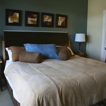 Painted Boat Resort Spa And Marina Madeira Park Chambre photo