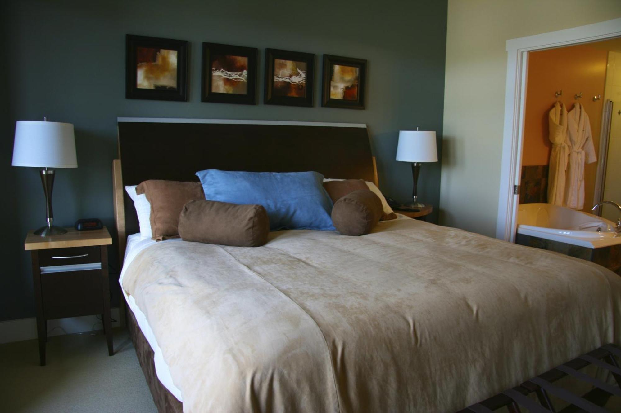 Painted Boat Resort Spa And Marina Madeira Park Chambre photo